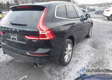 2021 Volvo Xc60 T5 Momentum z USA, uszkodzony, nr VIN YV4102RK8M1715464